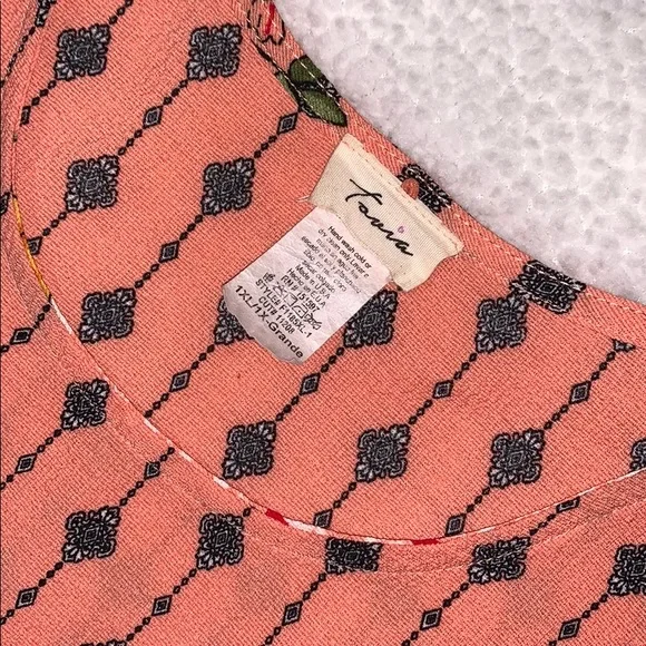 Tovia Blouse - Picture 2 of 3